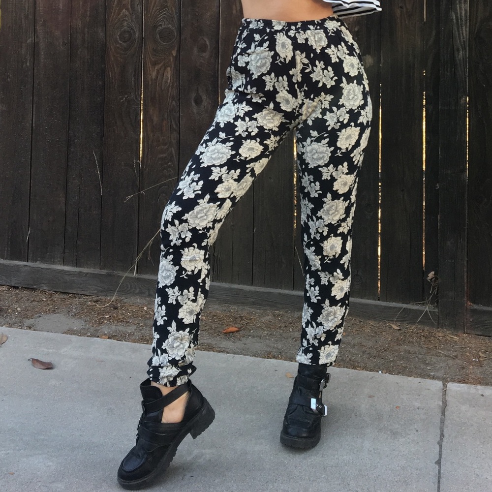 Brandy Melville Pants 🌿